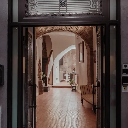 Odeon Neapolis Konukevi Napoli