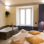 Odeon Neapolis - Historic In Theater Penzion 4*