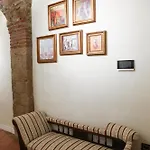 Penzion Odeon Neapolis - Historic In Theater 4*