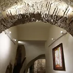 Odeon Neapolis - Historic In Theater Neapol