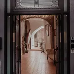 Odeon Neapolis - Historic In Theater Penzion Neapol