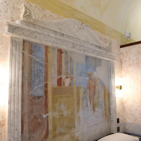 Odeon Neapolis - Historic In Theater 4* ナポリ