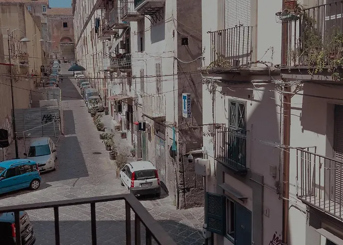 Odeon Neapolis 3* Neapel